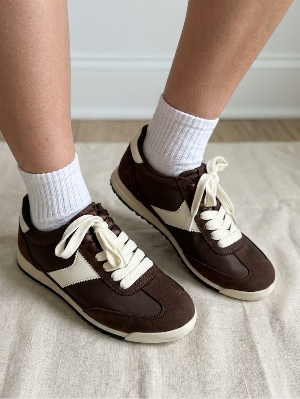 Universal Thread Mens Brown White Low Top Lace-Up Memory Foam Athletic Sneaker 7